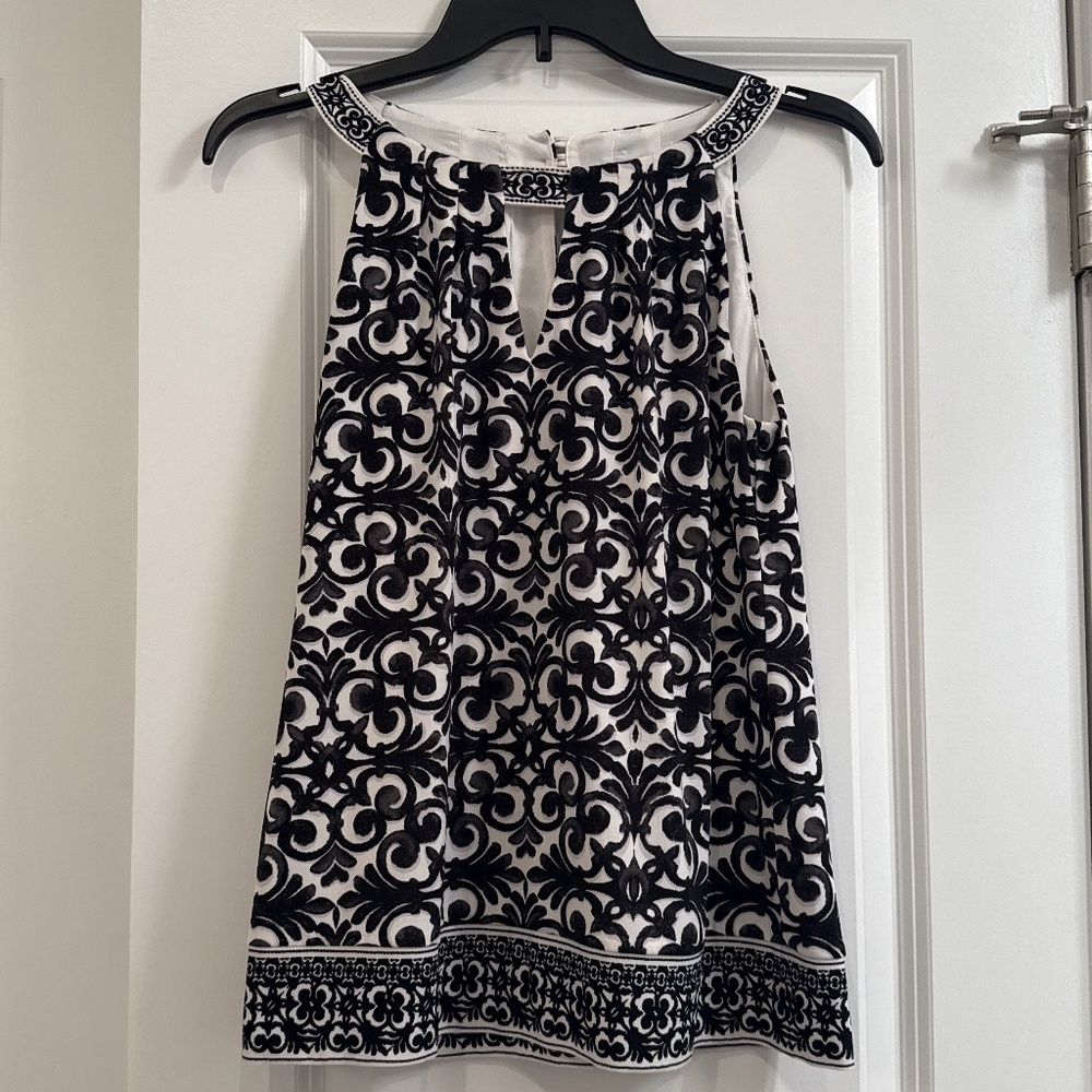 WHBM Paisley black and white Top